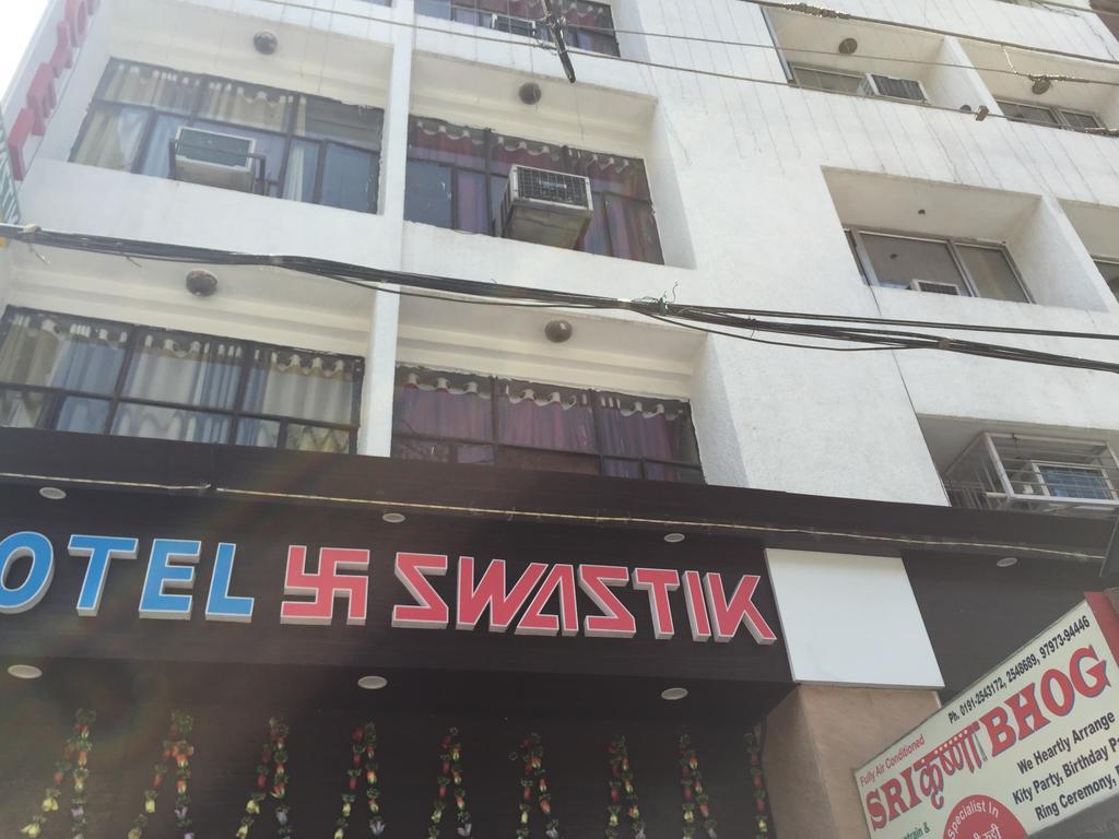 Hotel Swastik Джаму Екстериор снимка